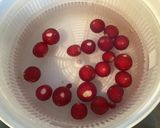 Une image de l'étape 2 de Salade de laitue rougette aux tomates,radis cerises et persil.