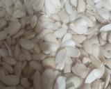 عکس مرحله 1 از دستور شیرین کردن مغز بادام تلخ