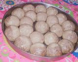 A picture of step 2 of Punjabi style meatball curry.