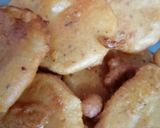 A picture of step 7 of Aloo k pakoray.