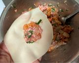 A picture of step 3 of Seafood Wonton.
