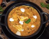 A picture of step 5 of Potato Paneer curry.