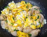 A picture of step 5 of Soft Oyster Omelet (Restaurant Style).