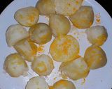 A picture of step 1 of Dum Aloo.
