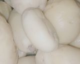 A picture of step 1 of Aloo tamatar ki sabji.