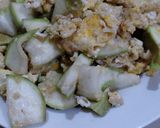 รูปขั้นตอนการทำที่ 5 ของ น้ำเต้าผัดไข่