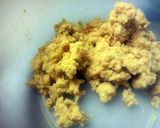 A picture of step 2 of "Starbucks birthday cake pop".
