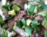 Foto del paso 1 de la receta: Bifes de ternera al verdeo y puerros