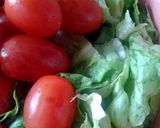 Foto del paso 2 de la receta: Ensalada de espinacas frescas con tomatines