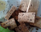 Foto del paso 1 de la receta: Tofu salteado en soja con lechugas huevo y queso