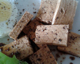 Foto del paso 1 de la receta: Tofu salteado en soja con lechugas huevo y queso