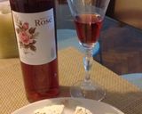 Foto del paso 1 de la receta: Merlot rose & queso azul