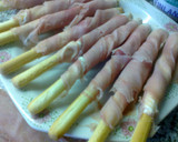 Foto del paso 3 de la receta: Palitos de queso envueltos en jamón serrano 