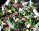 Foto del paso 2 de la receta: Bifes de ternera al verdeo y puerros