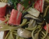 Foto del paso 9 de la receta: Pasta con Surimis & champignon alcaparras verdeo oliva y ajo 