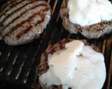 Foto del paso 3 de la receta: Hamburguesas Mozarella, cebollas caramelizadas y tomates secos (100%caseras)