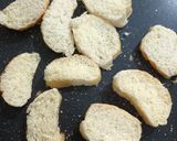عکس مرحله 1 از دستور نان باگت سوخاری عسلی