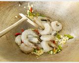 รูปขั้นตอนการทำที่ 4 ของ กุ้งผัดพริกขี้หนู