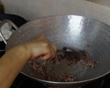 Hình bước làm 4 của món Phở xào hành tây, thịt bò