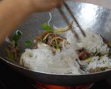 Hình bước làm 6 của món Phở xào hành tây, thịt bò