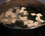 Hình bước làm 3 của món Canh đậu hũ-rong biển