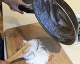 Hình bước làm 5 của món Ichigo daifuku - Bánh mochi Đại Phúc nhân dâu