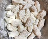 A picture of step 3 of Chilli Baby Corn.