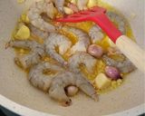 Foto langkah ke 3 dari resep Garlic Butter Prawn.