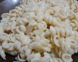 Foto del paso 1 de la receta: Tirabuzones con salsa