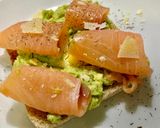 A picture of step 5 of Avocado and Smoked Salmon Toast.