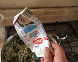 Foto del paso 4 de la receta: Trutritos a la mostaza con acelgas a la crema