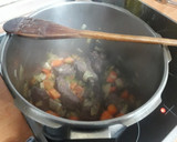 Foto del paso 2 de la receta: Carrilleras de vacuno al vino tinto
