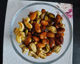 A picture of step 3 of Dryfruit chiwda.