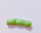 A picture of step 1 of Delicious Salt-Boiled Edamame That Pairs Perfectly with Beer.
