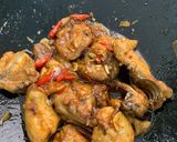 Foto langkah ke 2 dari resep 035. Ayam Tumis Pedas Manis.