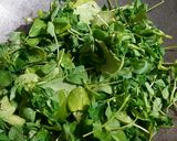 A picture of step 2 of Methi Matar Malai.
