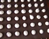 A picture of step 4 of Flavored Macarons.