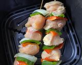 Foto del paso 5 de la receta: Brochettes de pollo 🍗🧅🫑