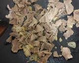 Foto langkah ke 3 dari resep Cah Brokoli Wortel Daging.