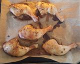 รูปขั้นตอนการทำที่ 1 ของ น่องไก่อบกระเทียมกับสี่สหายผัดเนย