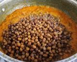 A picture of step 3 of Chana Rangeela.
