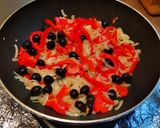 Nyári mediterrán ihletésű csirkemell recept fázis 4 fotója