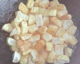 Foto langkah ke 1 dari resep Tumis tahu saos tiram.