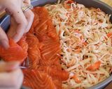Foto langkah ke 5 dari resep Salmon Mentai Rice: Menu Restoran Bikin Di Rumah!.