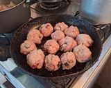 Foto del paso 8 de la receta: Albondigas de bondiola con fideos