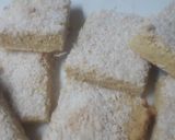 Foto del paso 3 de la receta: Cuadraditos de limón y coco