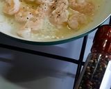 Foto del paso 2 de la receta: Camarones con salsa de espinacas y fideos