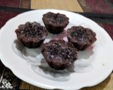 A picture of step 2 of Choco chips cupcakes.