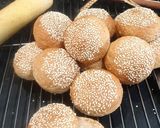 Foto langkah ke 7 dari resep 293. ROTI BURGER GANDUM TANPA TELUR.