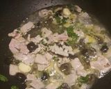 A picture of step 3 of Linguine with fresh tuna steak.